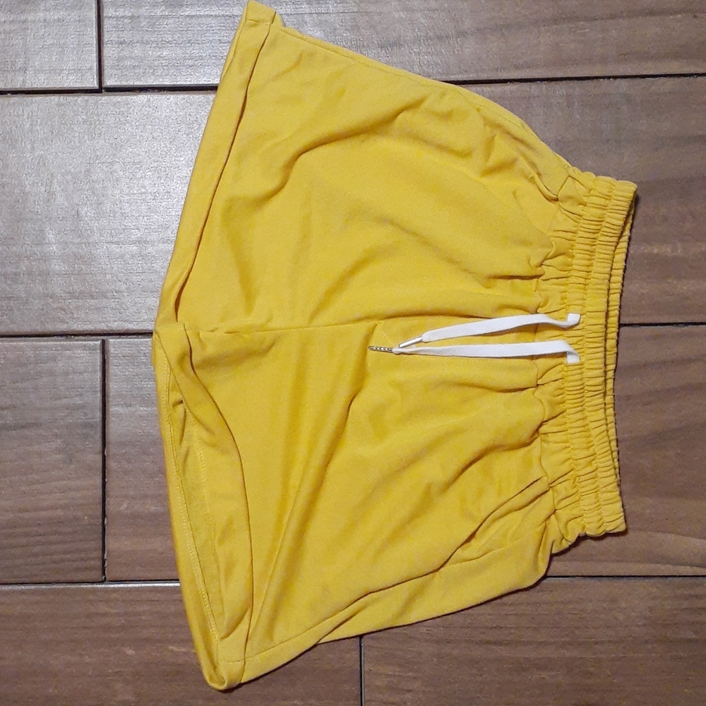 yellow shorts